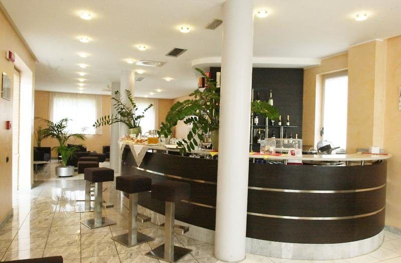 B&B Hotel Milano Cologno Studios Cologno Monzese Restaurante foto